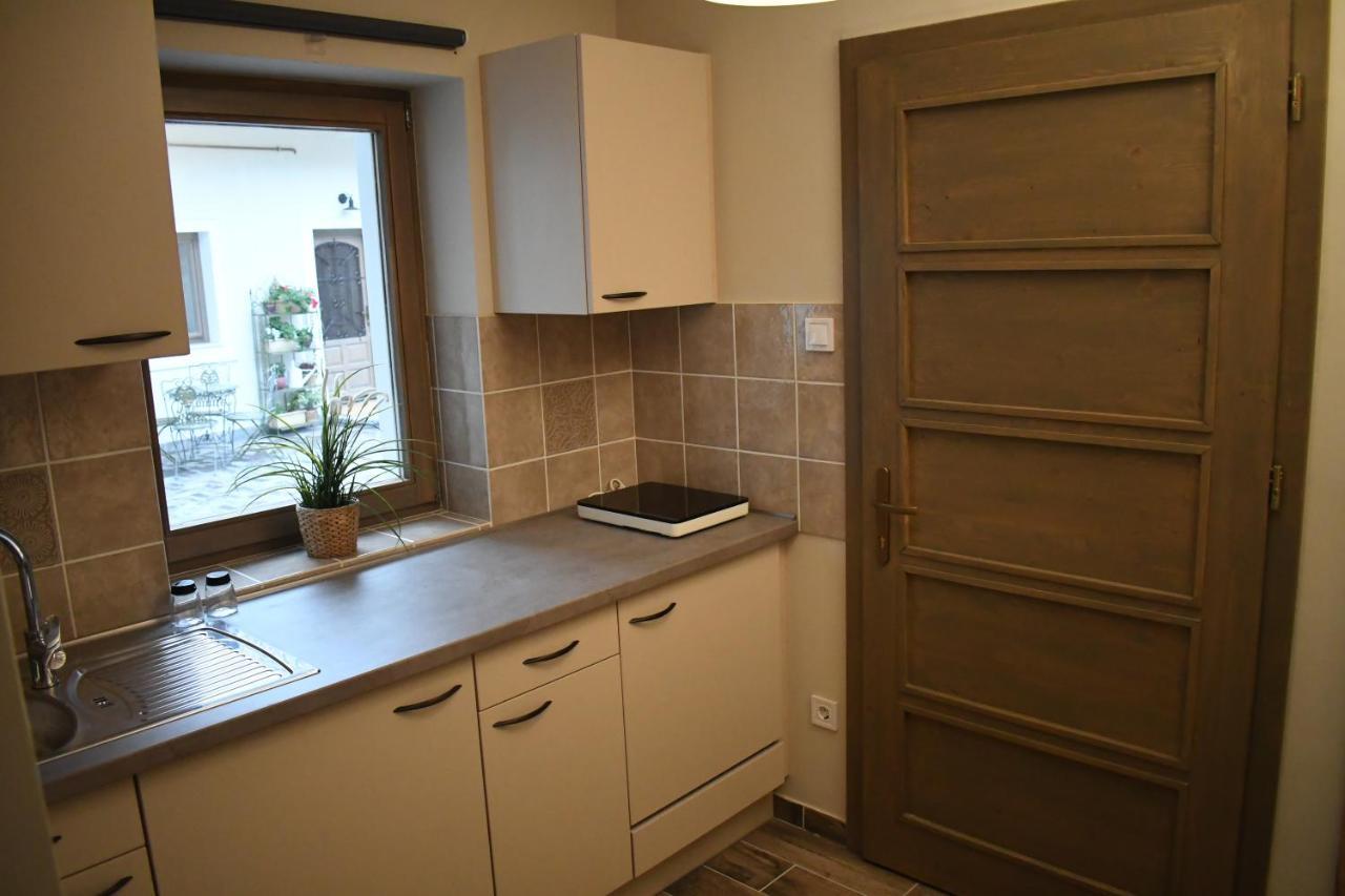 Vatus Apartmanhaz Vac Bagian luar foto