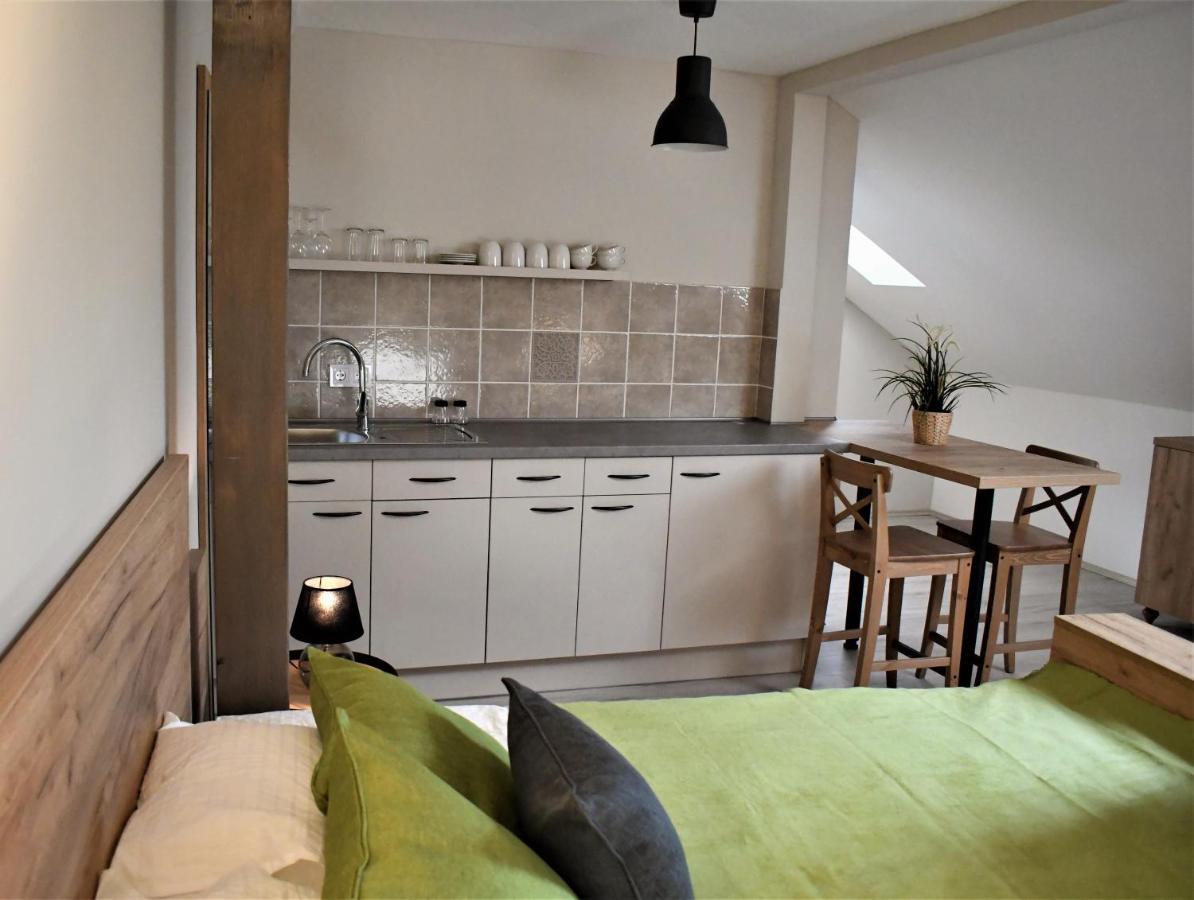 Vatus Apartmanhaz Vac Bagian luar foto