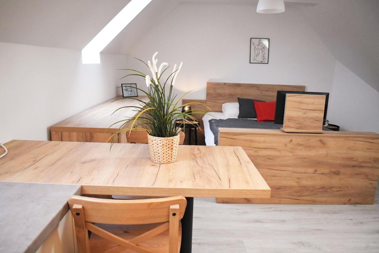 Vatus Apartmanhaz Vac Bagian luar foto