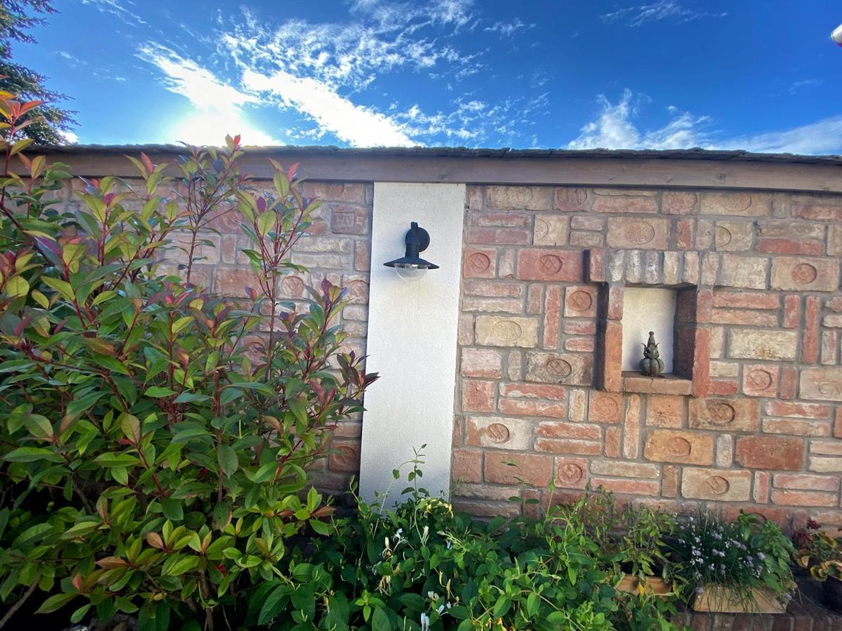 Vatus Apartmanhaz Vac Bagian luar foto