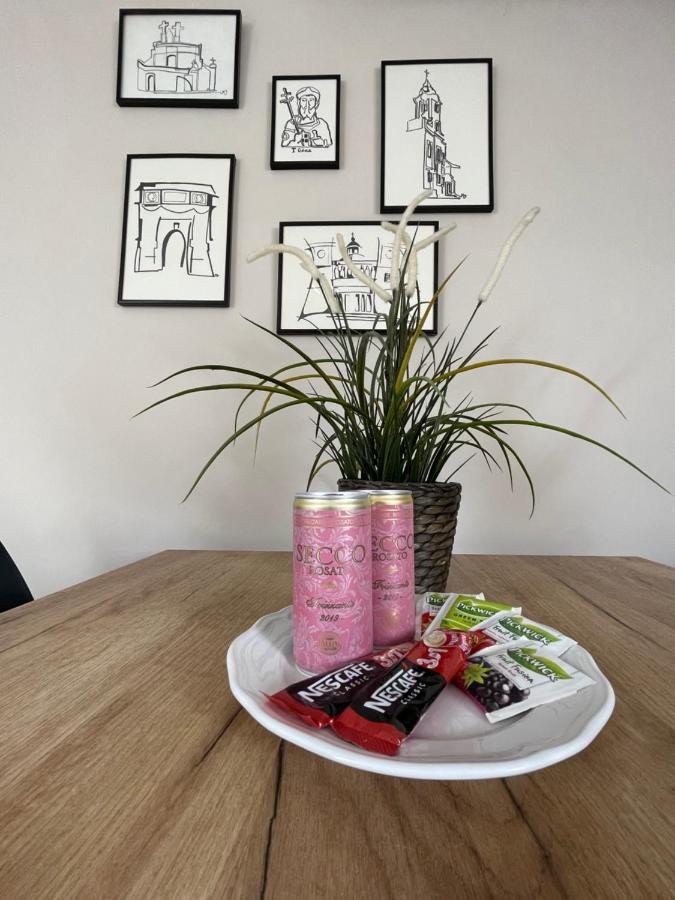 Vatus Apartmanhaz Vac Bagian luar foto