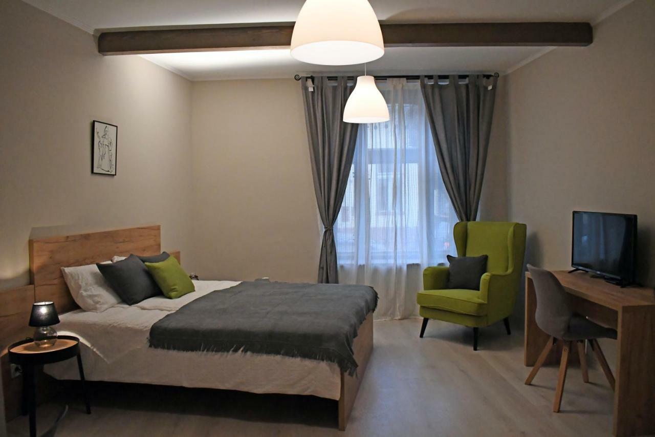 Vatus Apartmanhaz Vac Bagian luar foto