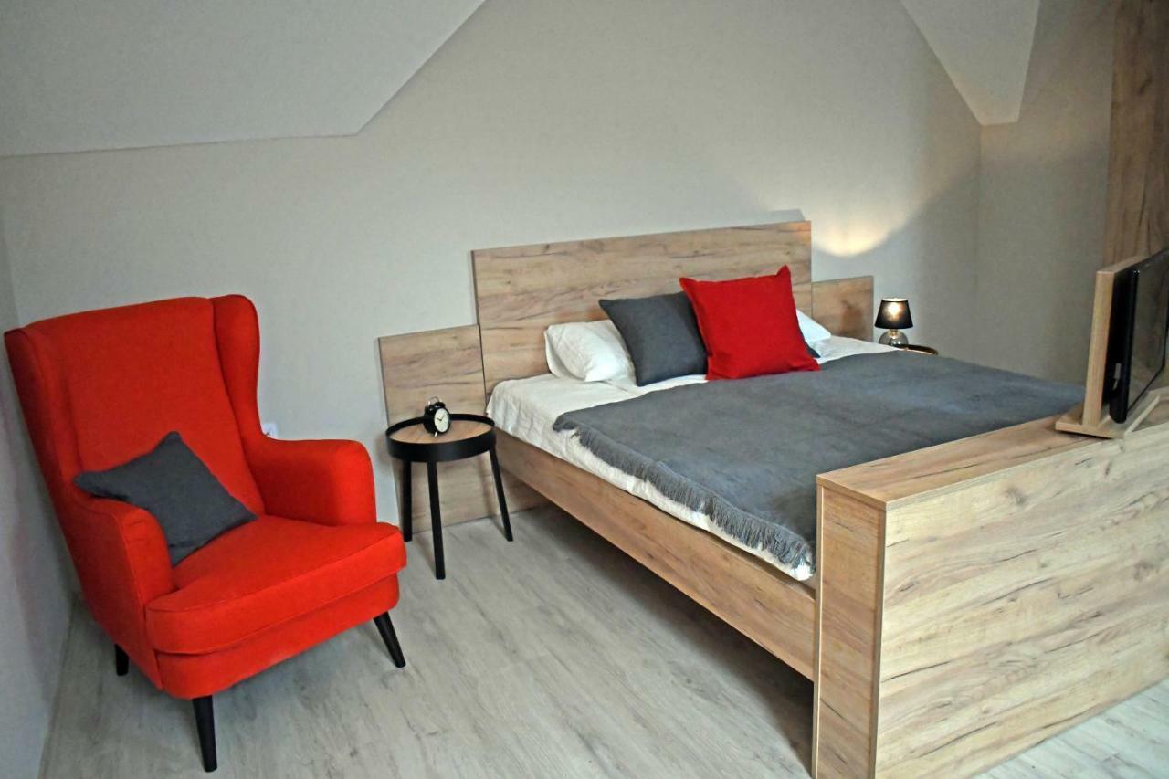 Vatus Apartmanhaz Vac Bagian luar foto