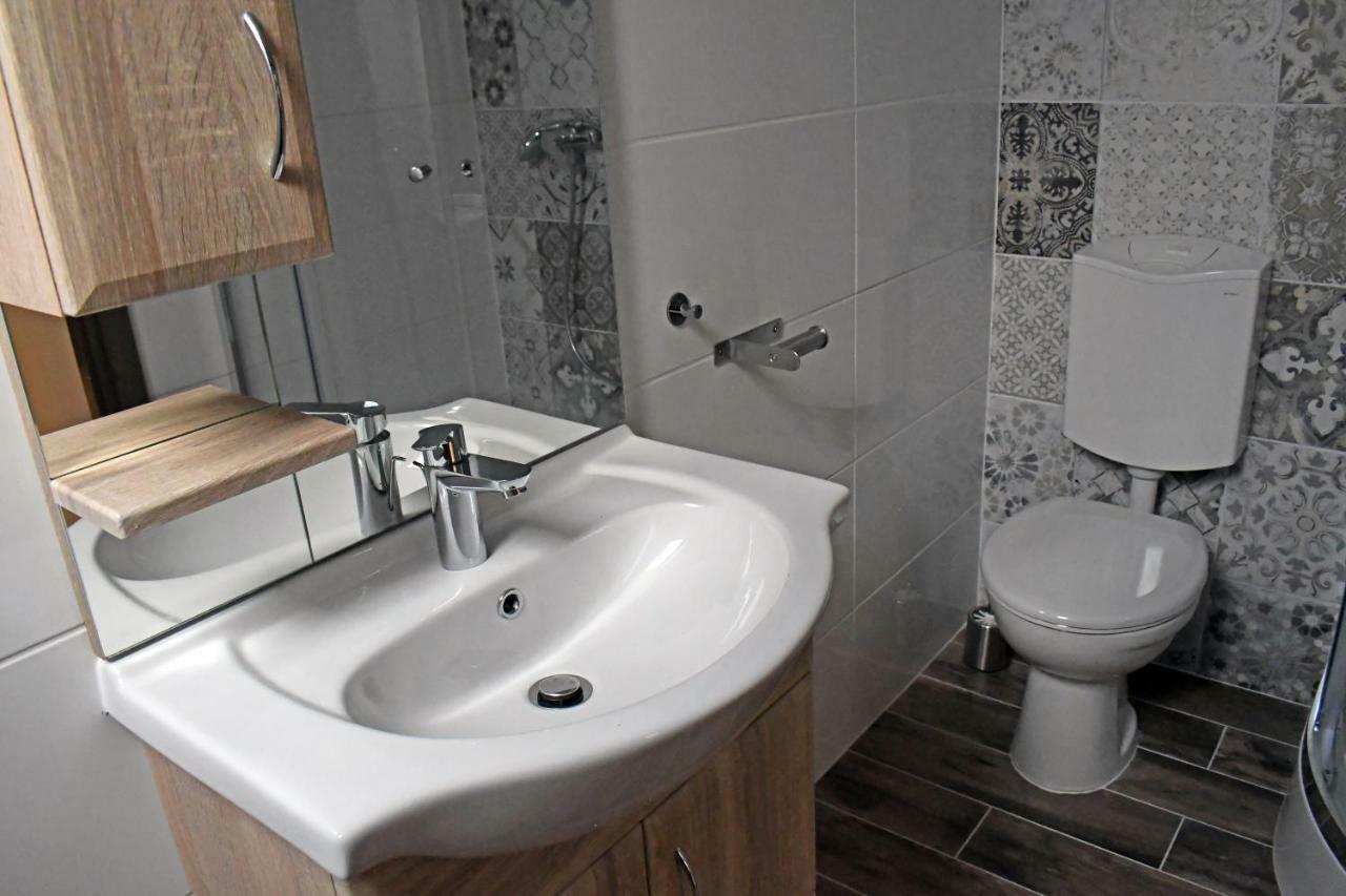 Vatus Apartmanhaz Vac Bagian luar foto