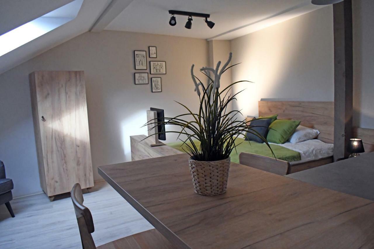 Vatus Apartmanhaz Vac Bagian luar foto